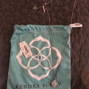 Kendra Scott necklace